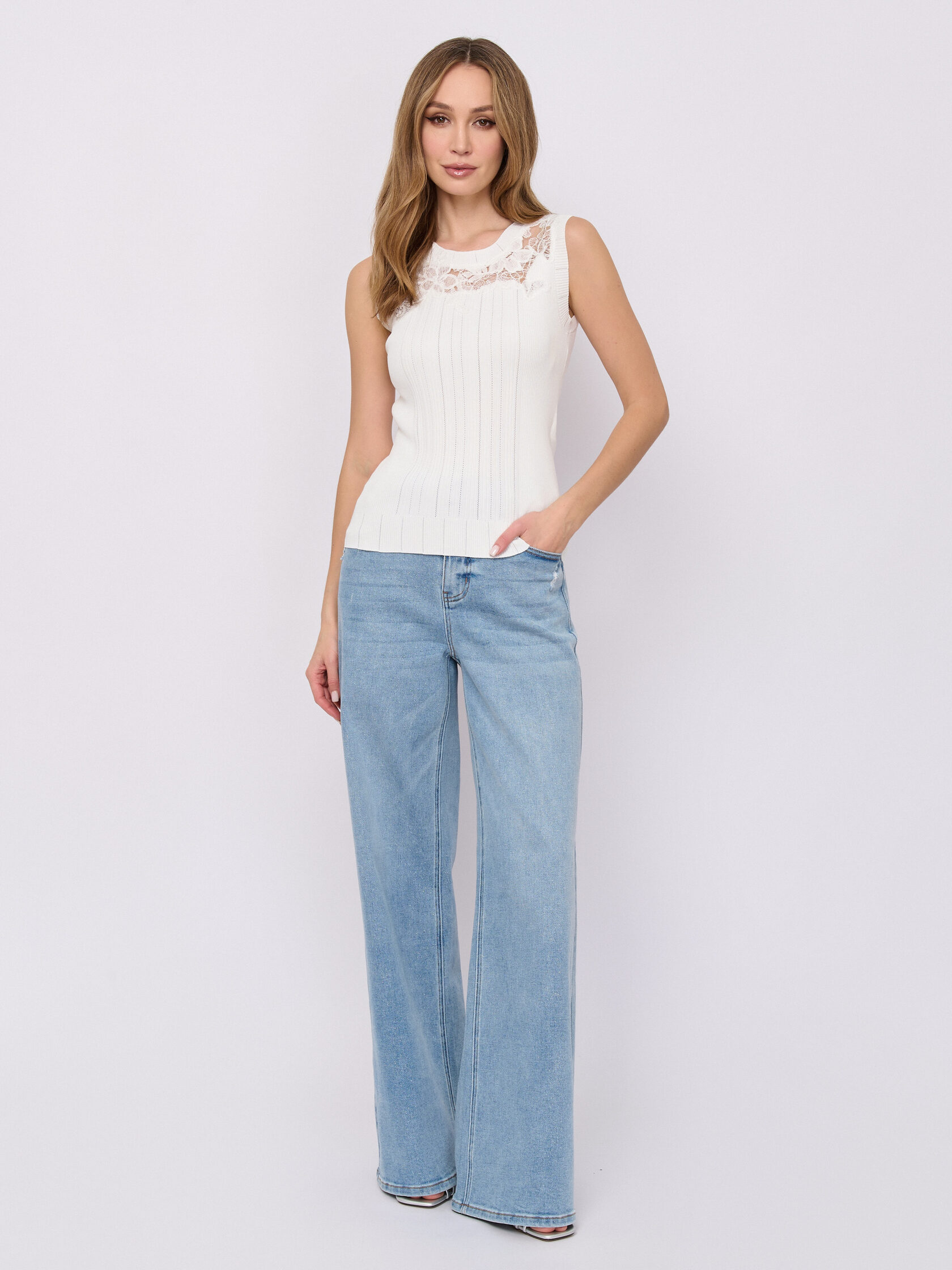 ТОП FRANCO VELLO с кружевной вставкой и фактурной вязкой