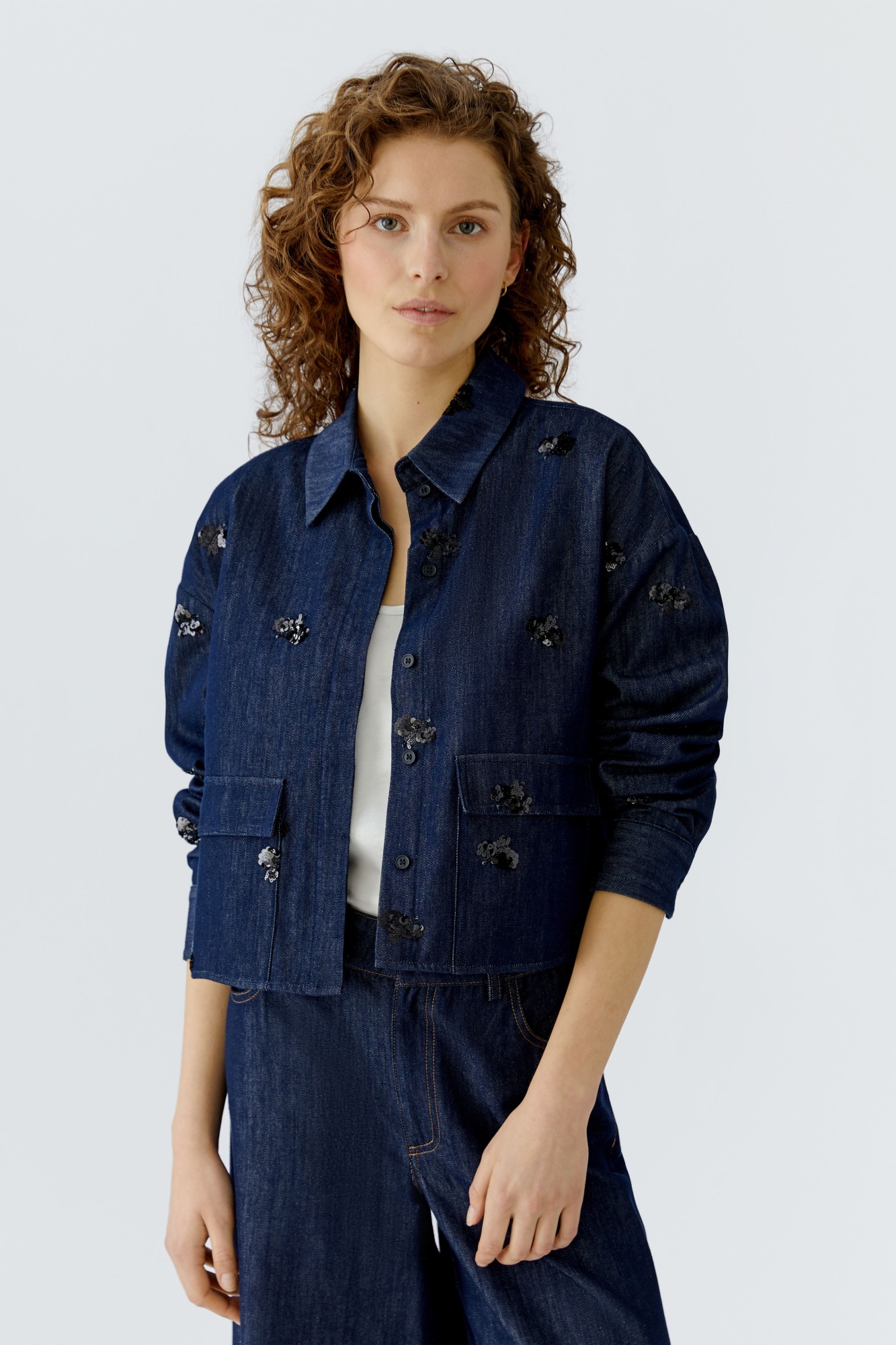 ЖАКЕТ OUI укороченный с пайетками и накладными карманами