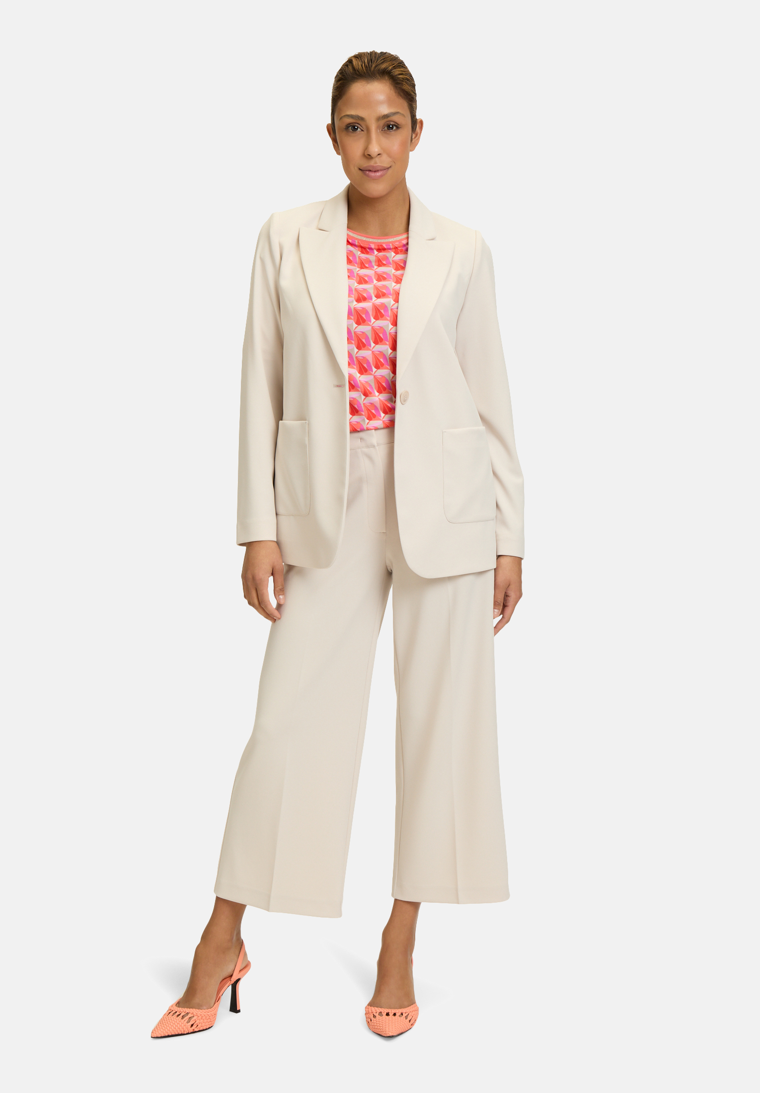 ЖАКЕТ BETTY BARCLAY прямой крой с застёжкой на пуговицы и накладными карманами
